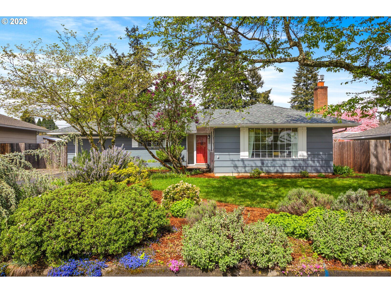 Property Photo:  4525 SE Fieldcrest St  OR 97222 