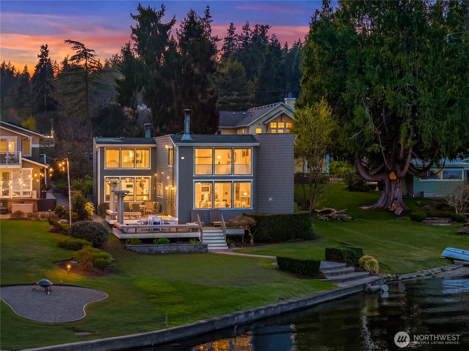 Property Photo:  3418 W Lake Sammamish Parkway SE  WA 98008 