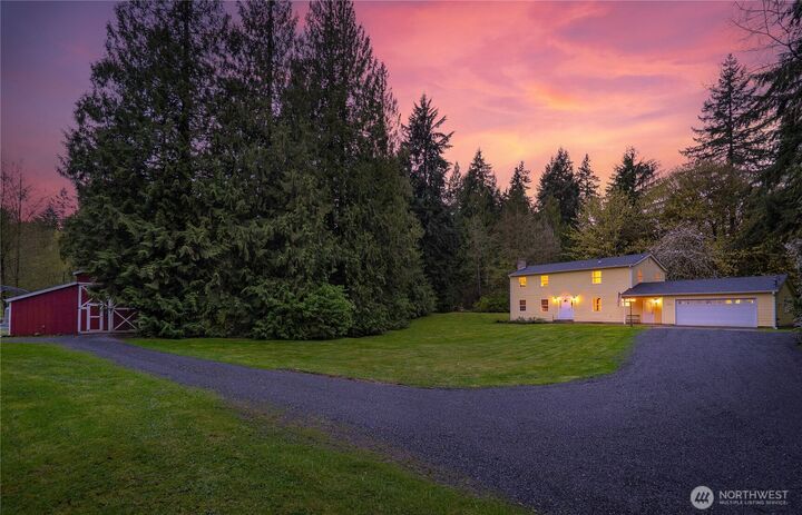 Property Photo:  18424  109th Avenue SE  WA 98296 