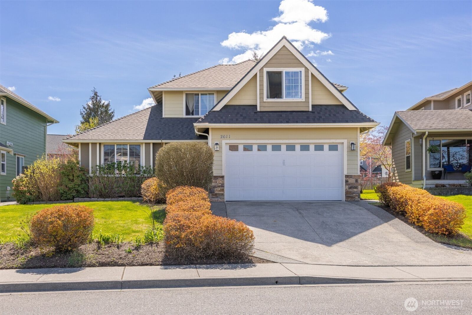 Property Photo:  2611  Pacific Highlands Avenue  WA 98248 