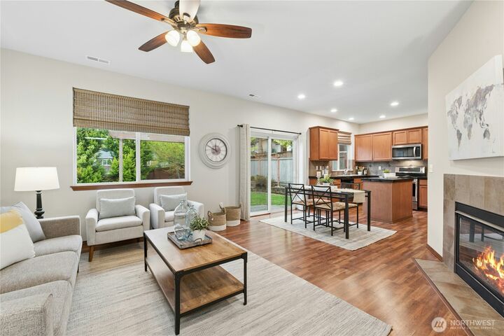 Property Photo:  4127  228th Place SE  WA 98021 