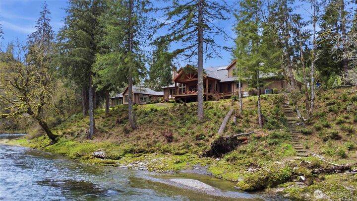 Property Photo:  125  Royal Coachman Lane  WA 98625 