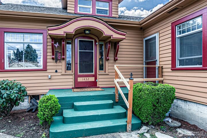 Property Photo:  1432 S 56th Street  WA 98408 