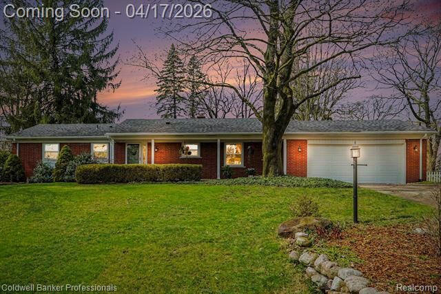 Property Photo:  717 Sandstone Drive  MI 48309 