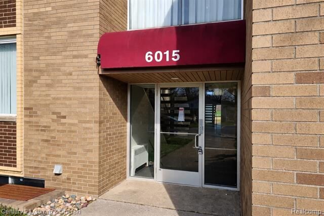 Property Photo:  6015 Southfield Road 6  MI 48228 