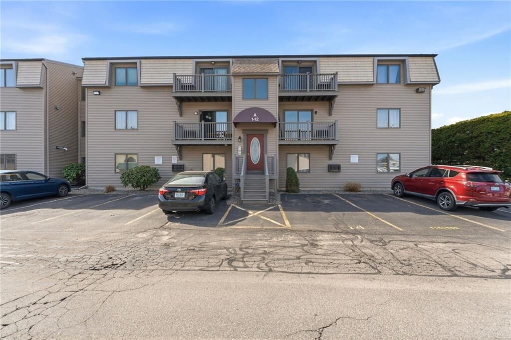 Property Photo:  9 Village Court 9  RI 02893 