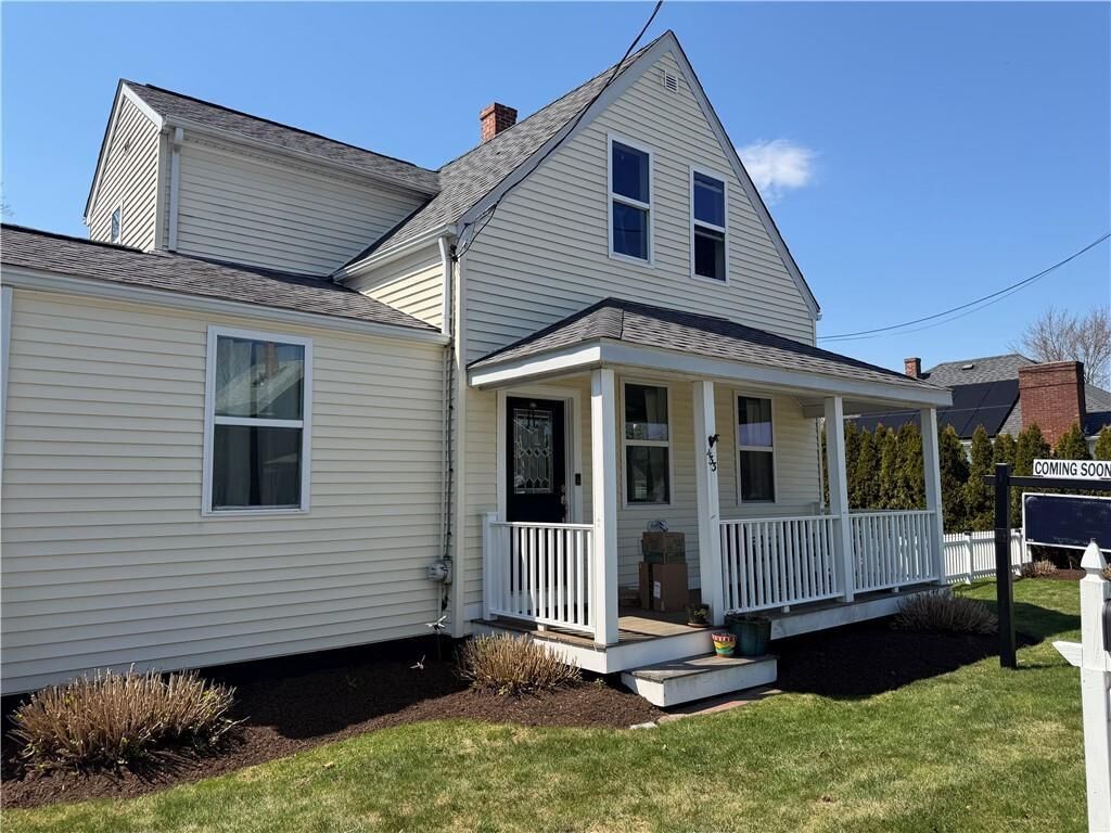 Property Photo:  433 Metacom Avenue  RI 02809 