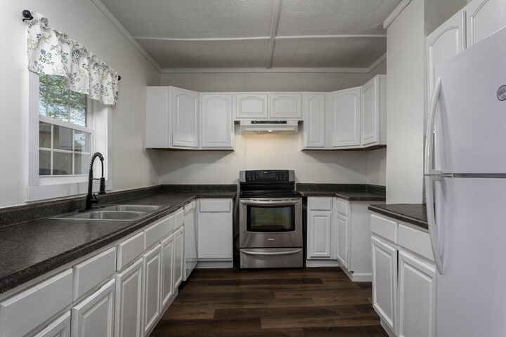 Property Photo: 723 Washington Avenue TN 37331