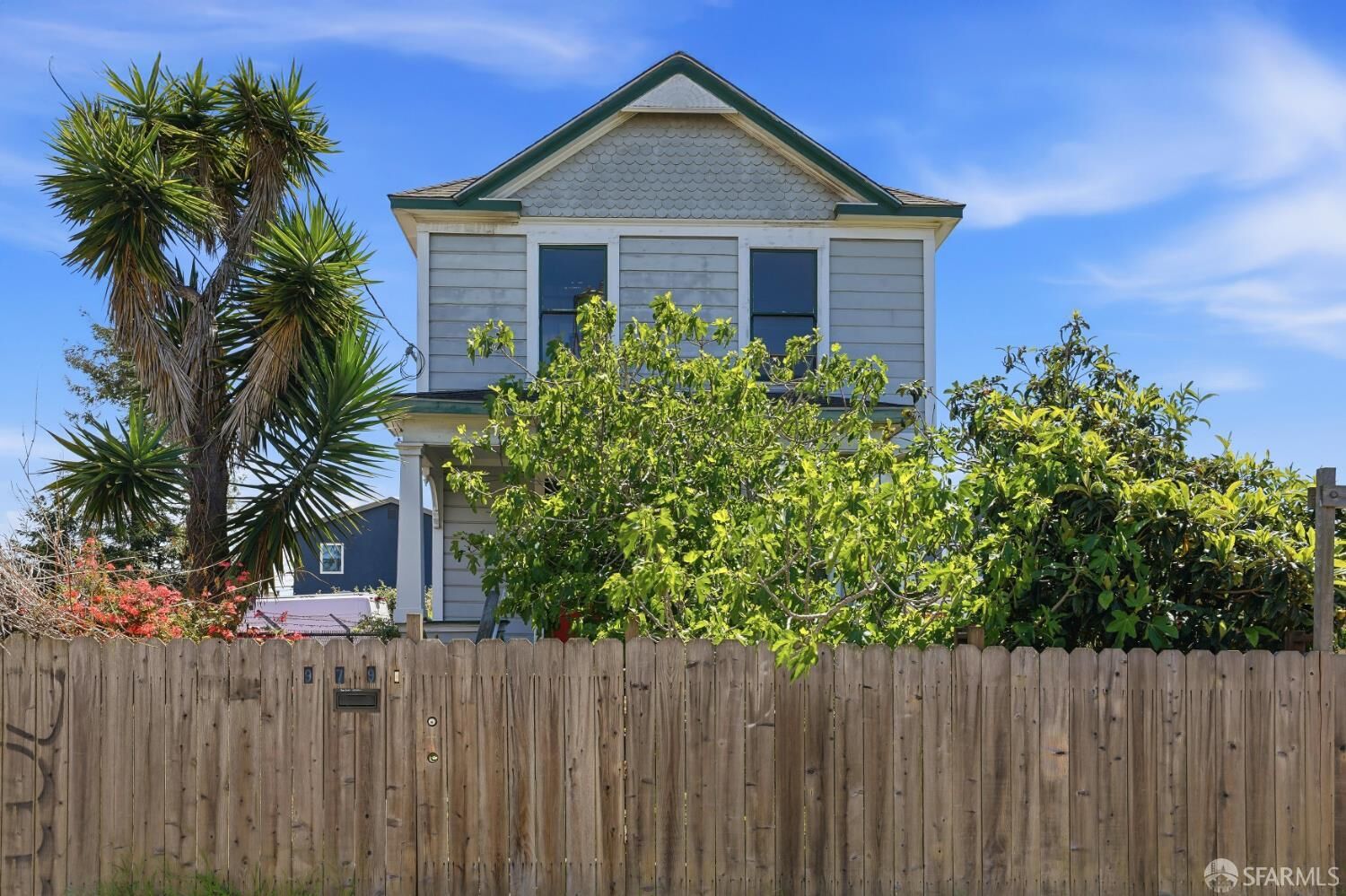 Property Photo:  979 Grace Avenue  CA 94608 