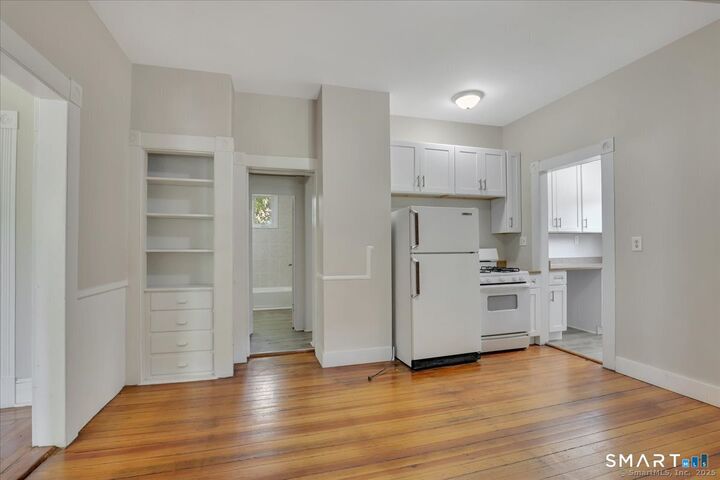 Property Photo:  94 Bassett Street  CT 06051 