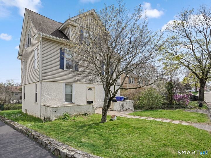 Property Photo:  25 Old Stratfield Road  CT 06825 