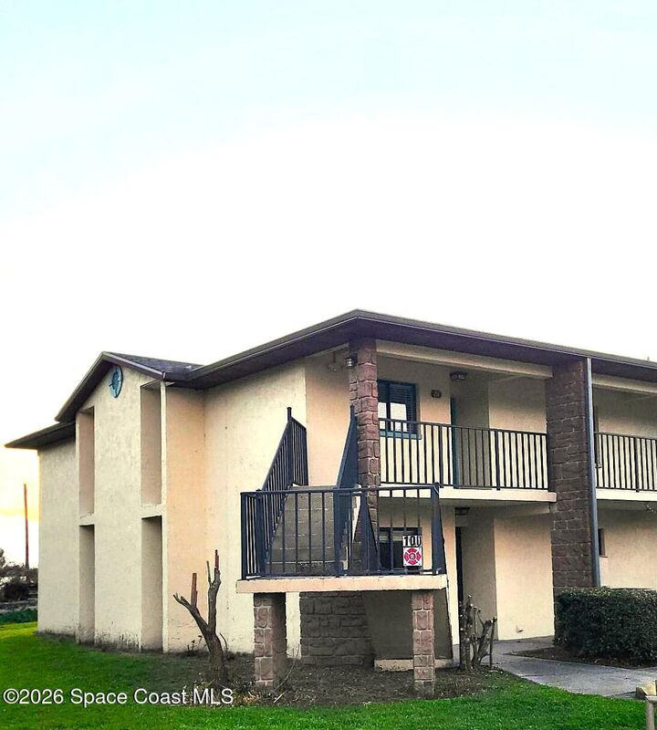 Property Photo:  100 Canebreakers Drive  FL 32927 