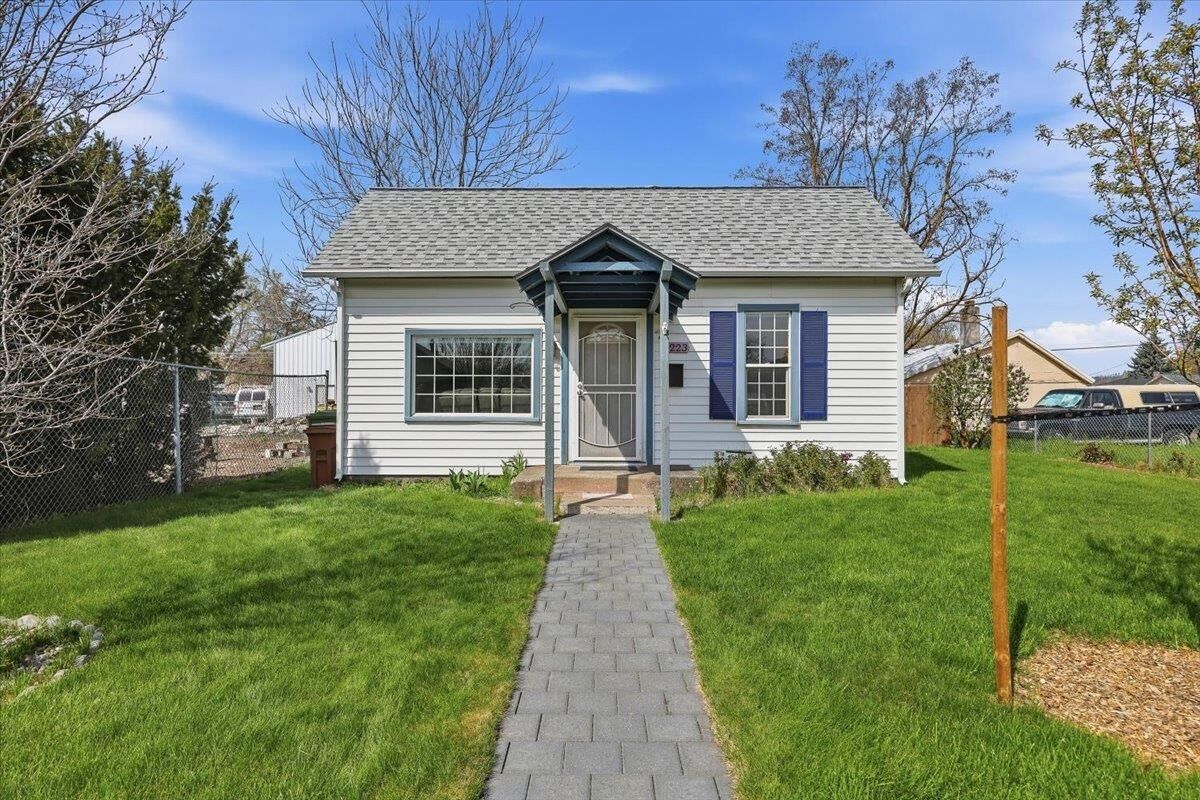 Property Photo:  2223 E Sharp Ave  WA 99202 