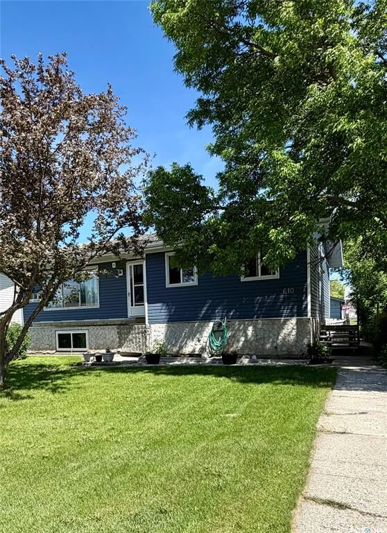 Property Photo:  610 Main Street  SK S0E 0Y0 