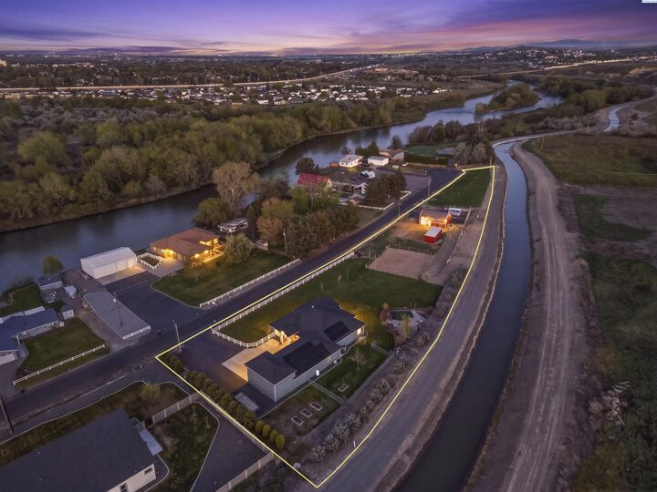 Property Photo:  2807 N Riverside Drive  WA 99353 