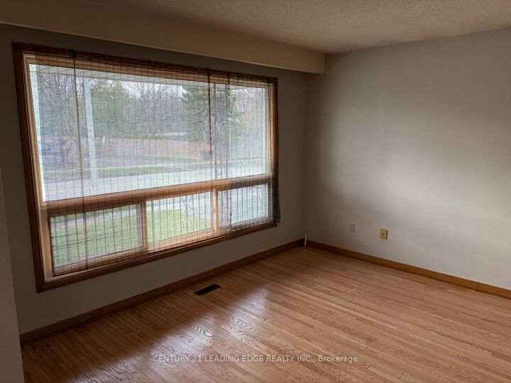 Property Photo:  127 Risebrough Circuit  ON L3R 3E1 