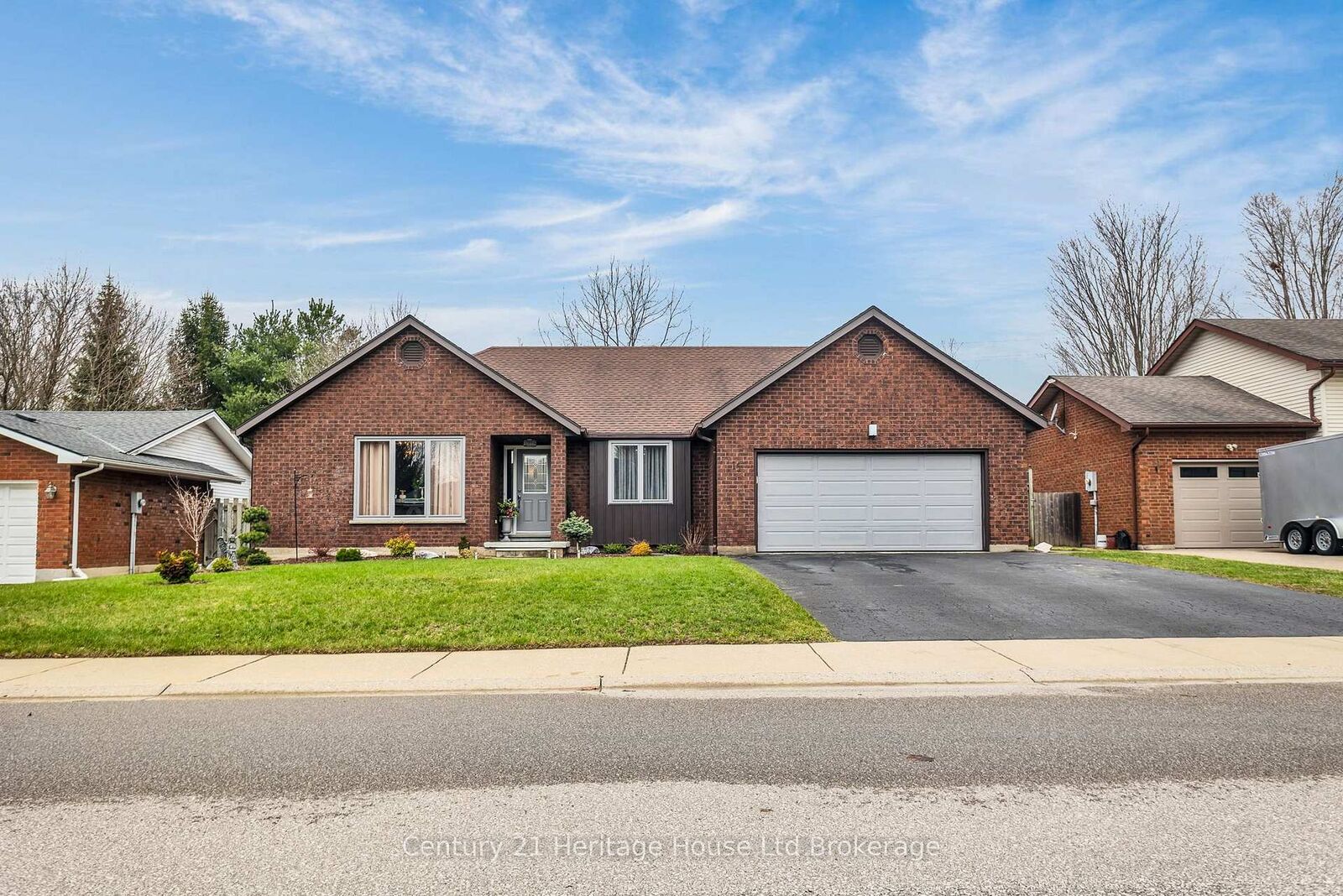Property Photo: 15 Gibson Drive ON N4G 5G4
