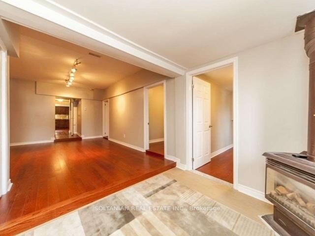 Property Photo: 257 Parkwood Avenue ON L4P 2X2
