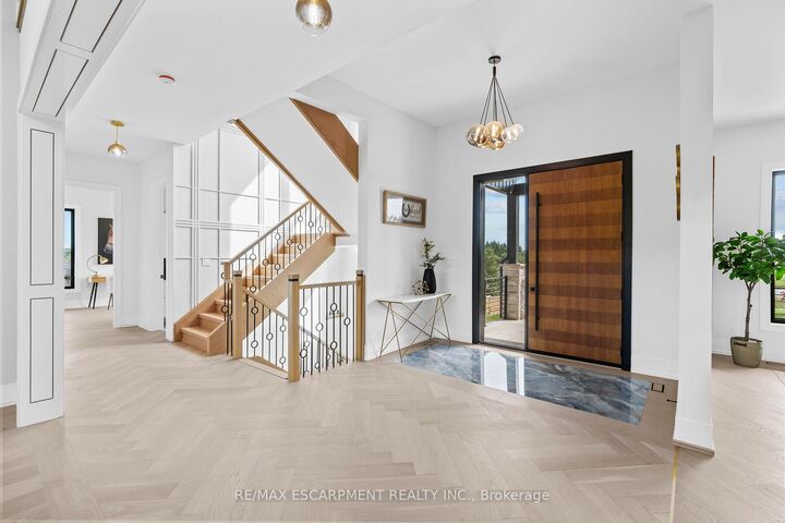 Property Photo:  8920 Wellington Rd 124 N/A  ON N1H 6H7 