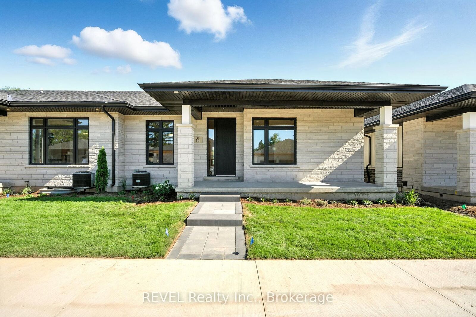 Property Photo: 11 Accursi Crescent ON L0S 1E2
