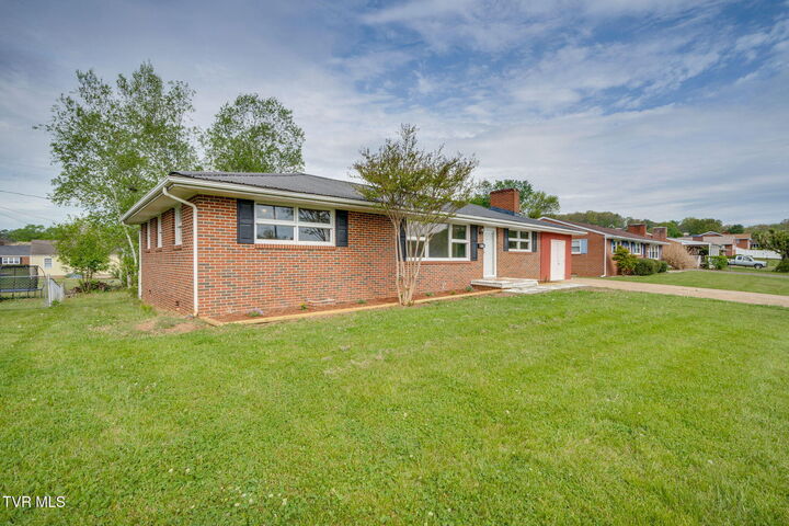 Property Photo:  812 Mimosa Drive  TN 37660 