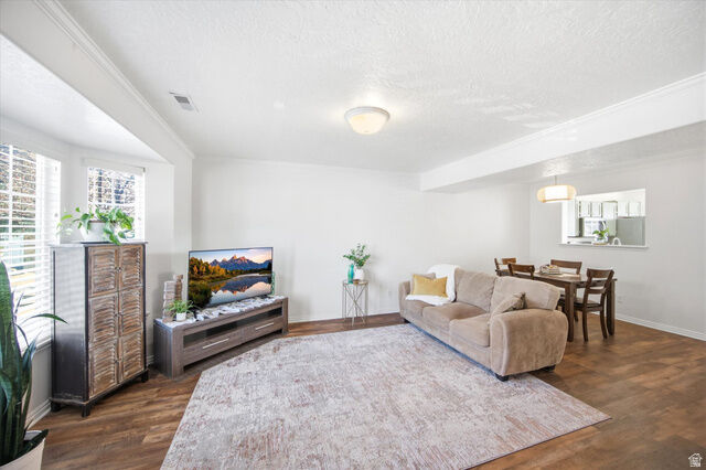 Property Photo:  780 E Hamlet Cir S  UT 84049 
