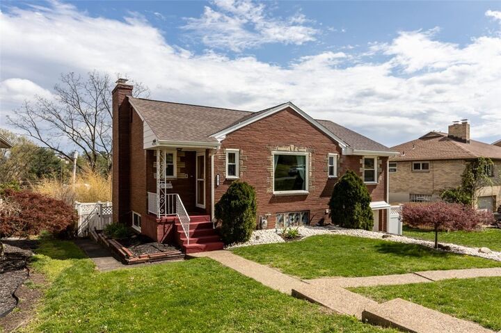 Property Photo: 1707 Worcester Drive PA 15243