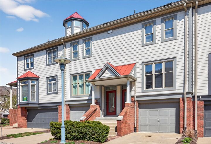 Property Photo:  8 Waterside Pl  PA 15222 