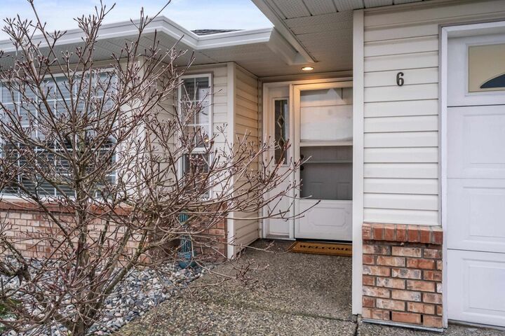 Property Photo:  9420 Woodbine Street 6  BC V2P 5S4 
