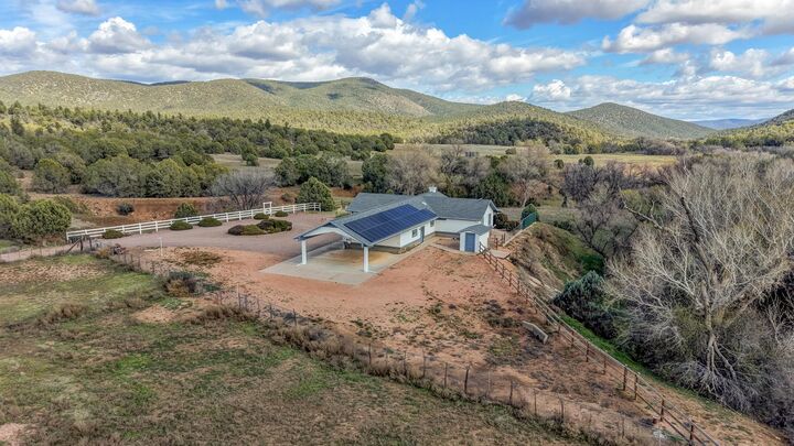 Property Photo: 8780 W Single Tree Lane AZ 85541