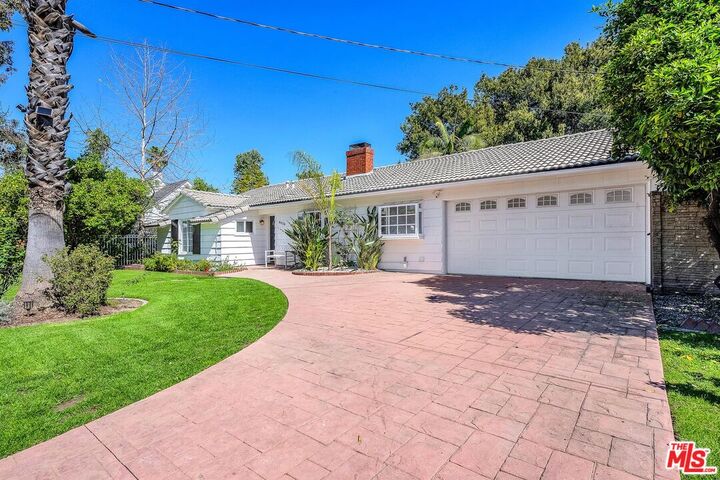 Property Photo:  6636 Tobias Ave  CA 91405 