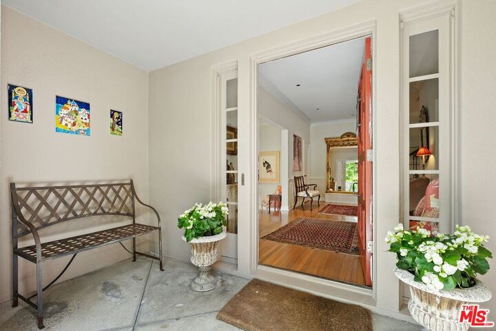 Property Photo:  433 S Arden Blvd  CA 90020 