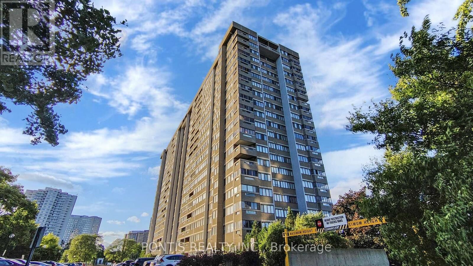 Property Photo:  1580 Mississauga Valley Boulevard East 1904  ON L5A 3T8 