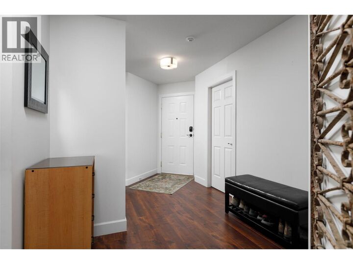 Property Photo:  1055 Lawrence Avenue 202  BC V1Y 6M3 