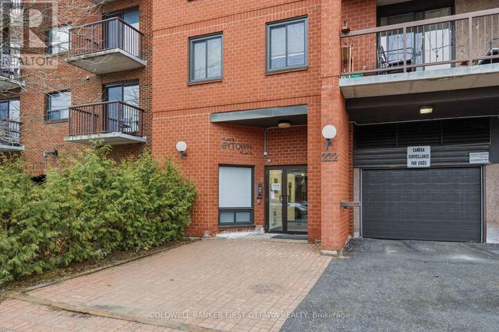 Property Photo:  222 Guigues Avenue 402  ON K1N 5J2 