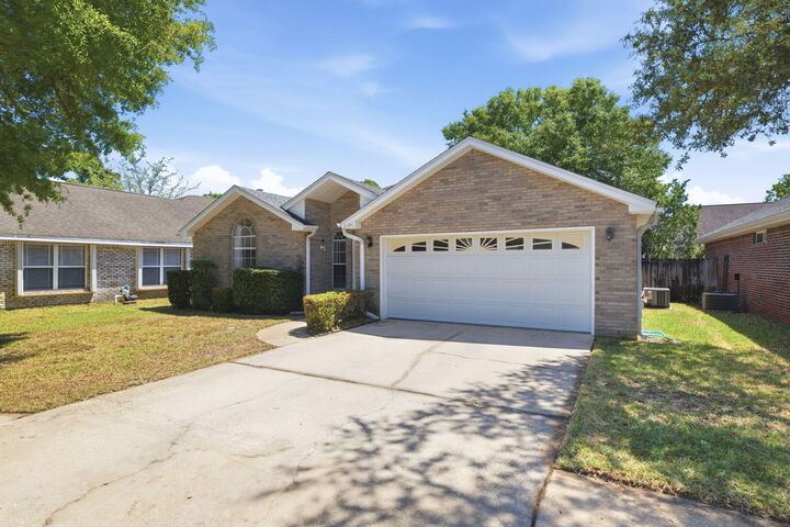 Property Photo:  2196 Topaz Court  FL 32547 