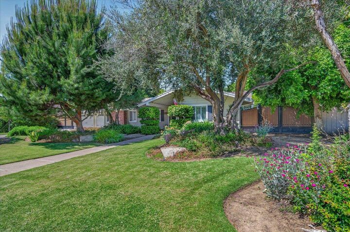 Property Photo:  3132 W Alluvial Avenue  CA 93711 