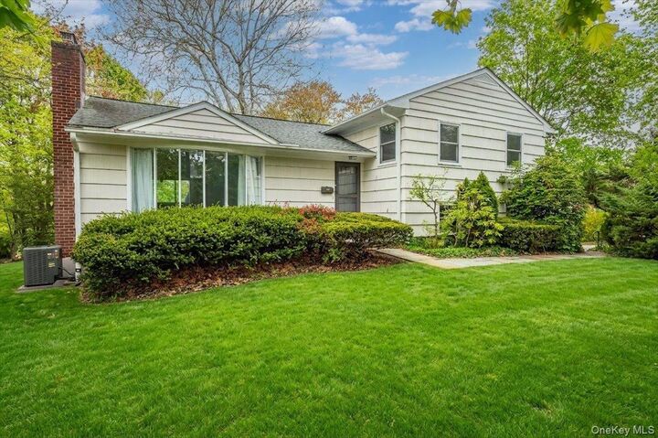 Property Photo:  625 North Street  NY 10605 