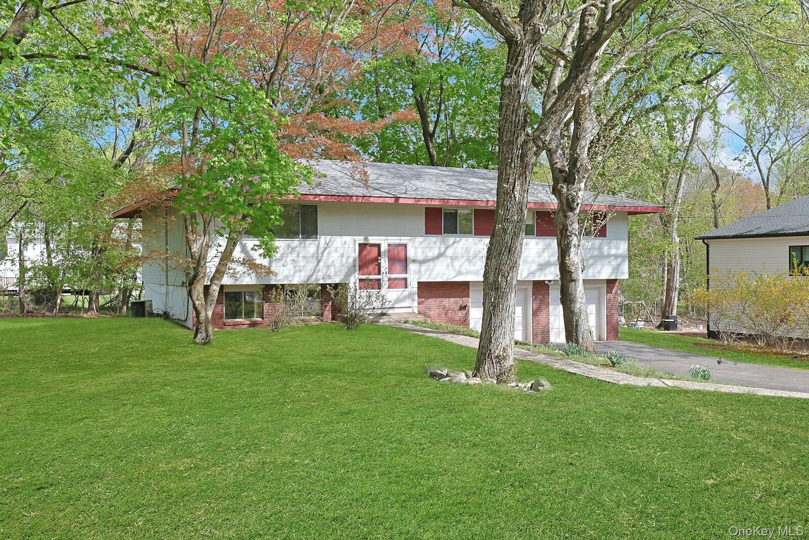 Property Photo:  44 N Southgate Drive  NY 10977 
