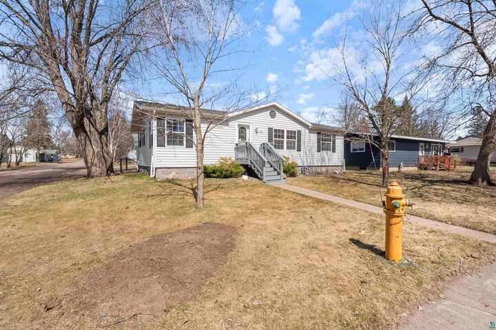 Property Photo:  401 Agate St  MN 55720 
