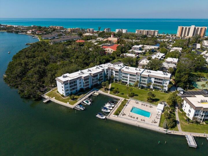 Property Photo: 600 Sutton Place B302 FL 34228