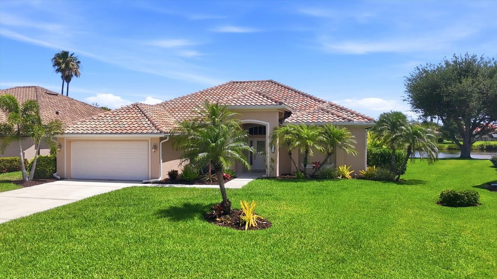 Property Photo:  4120 Lakes Court  FL 33953 