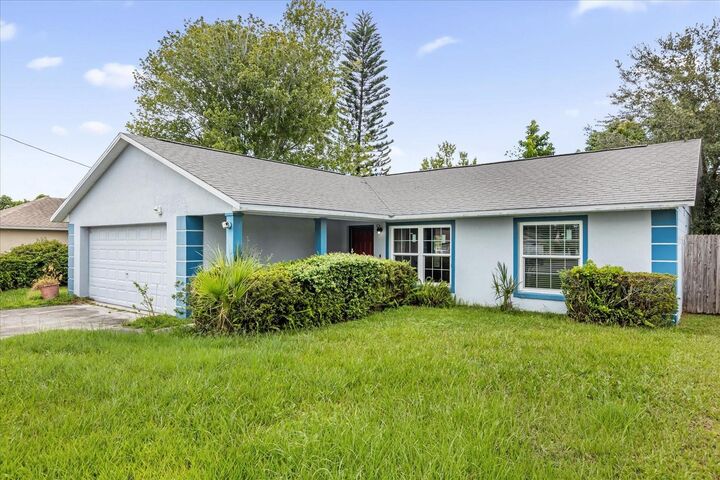 Property Photo:  203 Larkspur Court  FL 34743 