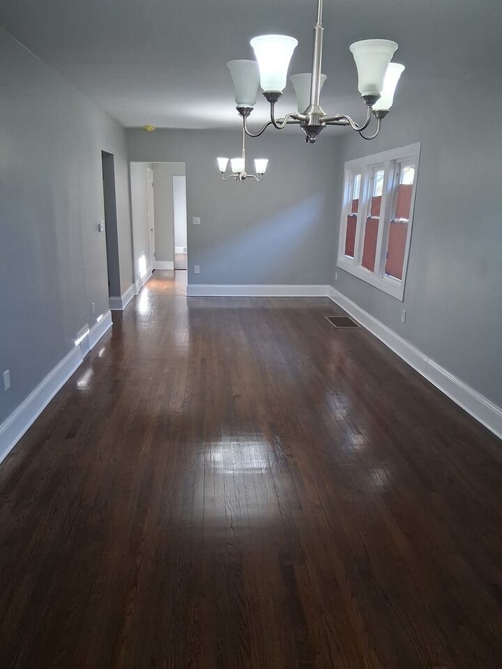 Property Photo:  2105 S 7th Avenue  IL 60153 