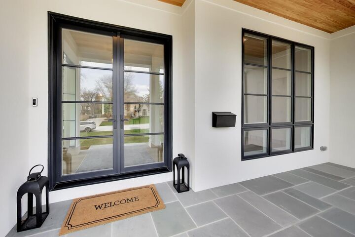 Property Photo:  910 Allmen Avenue  IL 60521 