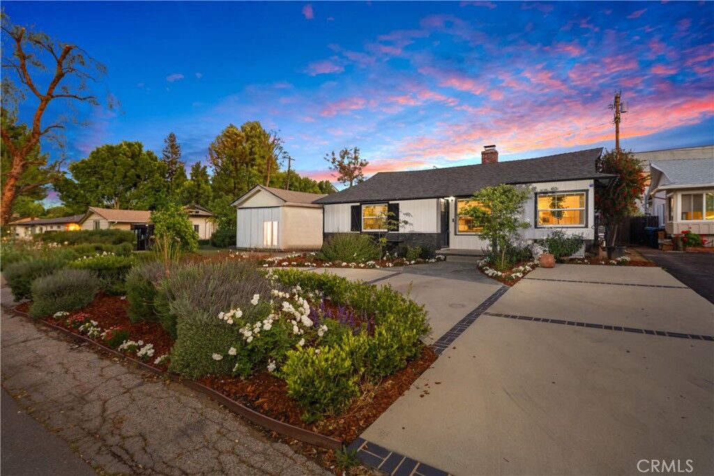 Property Photo:  22928 Leonora Drive  CA 91367 
