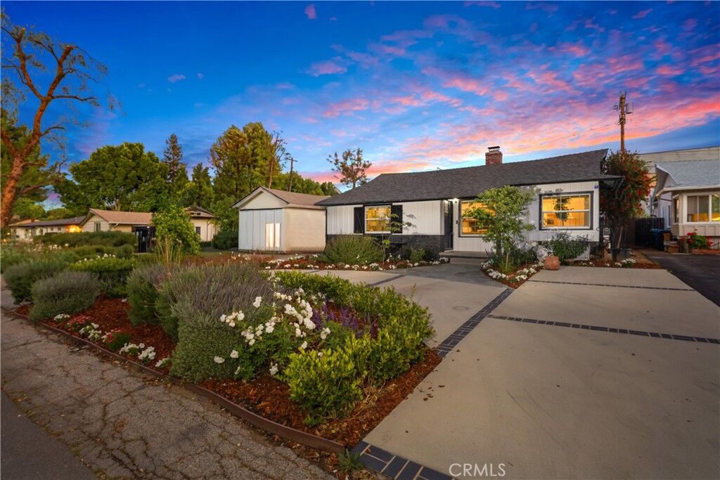 Property Photo:  22928 Leonora Drive  CA 91367 