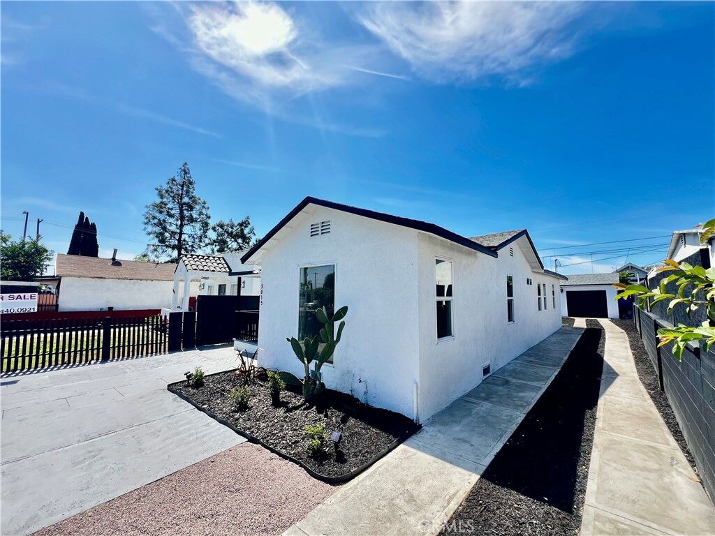Property Photo:  3815 Paloma  CA 90011 
