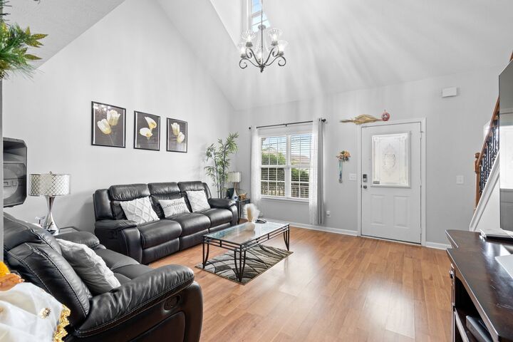Property Photo:  888 Pin Oak Dr  TN 37013 