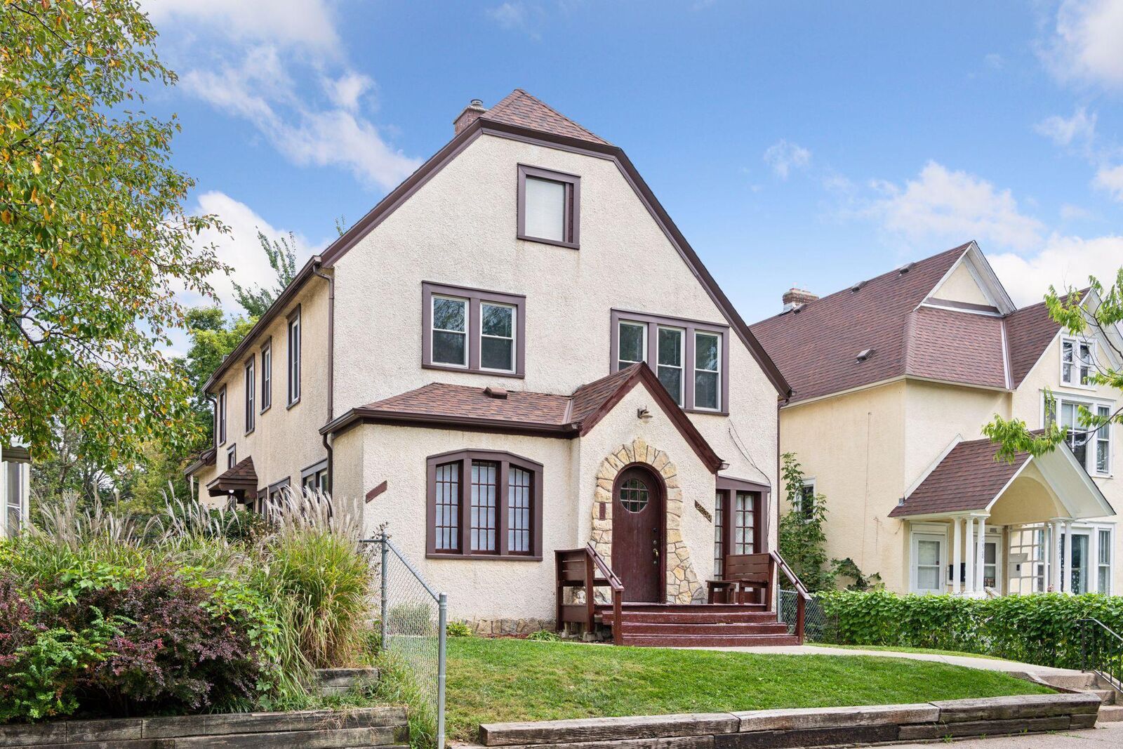 Property Photo:  2630 Dupont Avenue N  MN 55411 